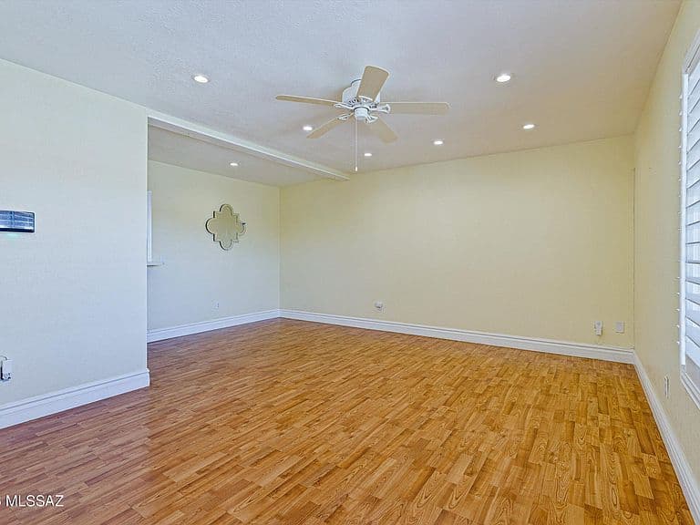 1917 E Oregon St photo 3