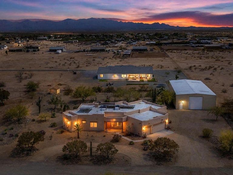 25617 W QUAILS NEST Lane photo 1