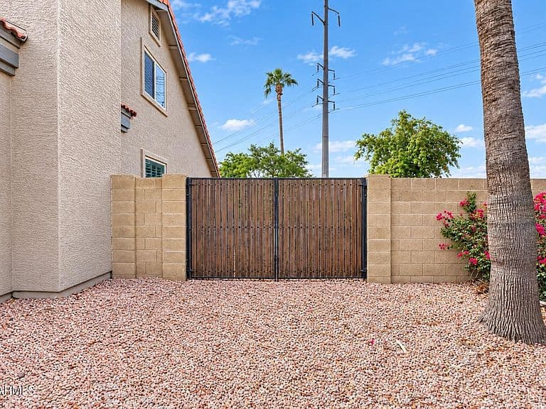 16622 S 41ST Street photo 4