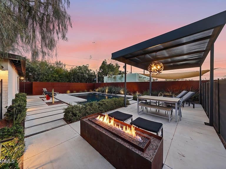1607 W FLOWER Circle N photo 1