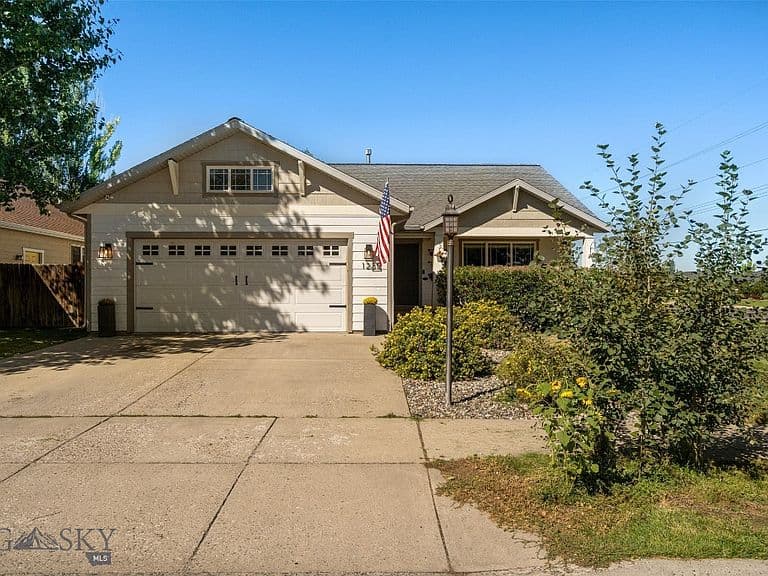 1235 Hunters Way photo 1