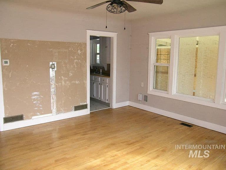 415 20th Ave N photo 2