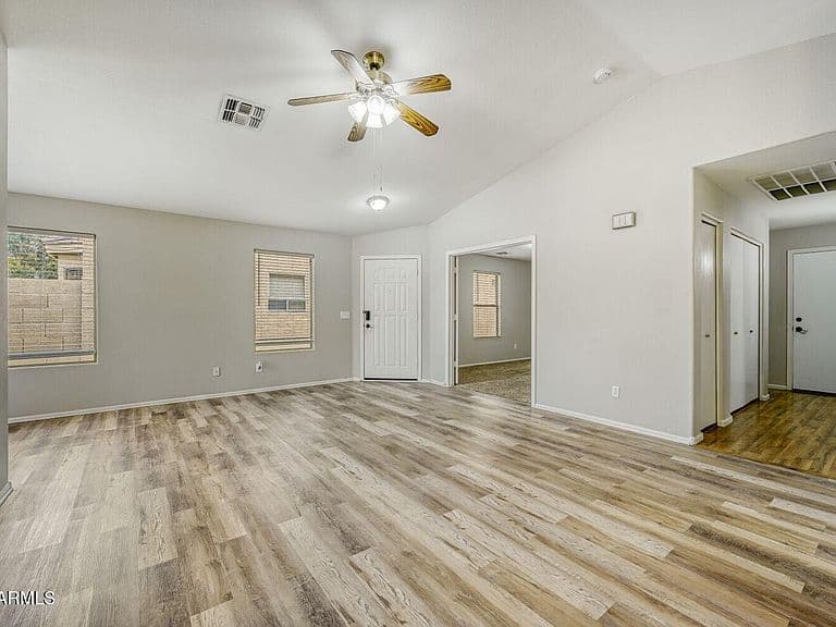 42586 W SUNLAND Drive photo 5