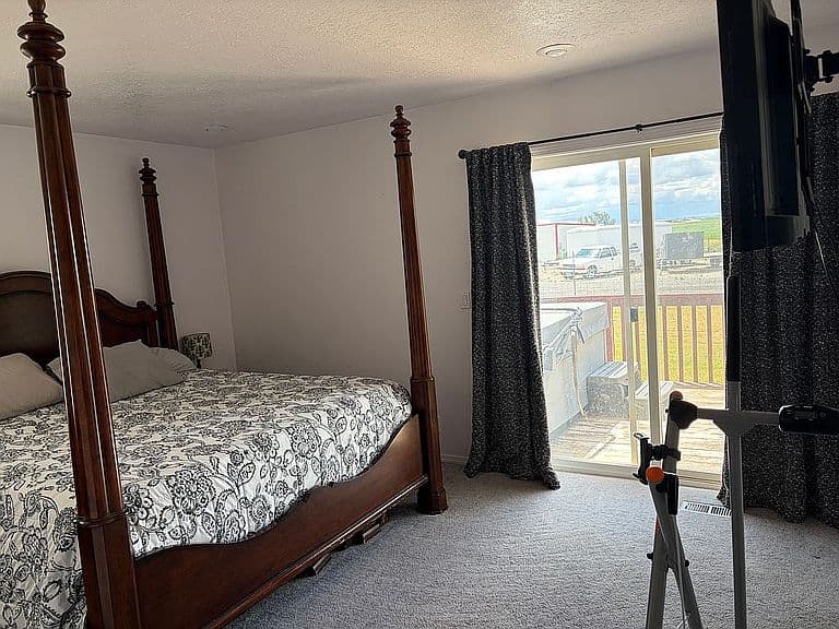 4039 N 1000 E photo 4