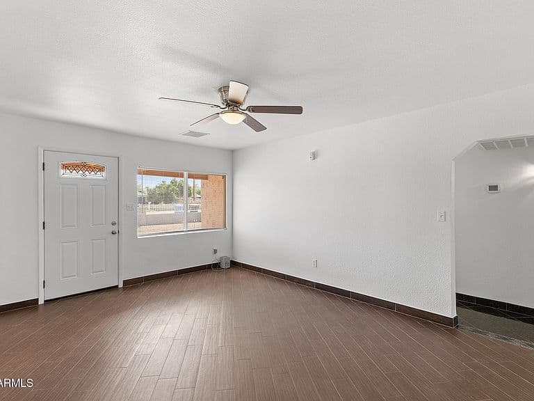 2920 W HOLLY Street photo 3