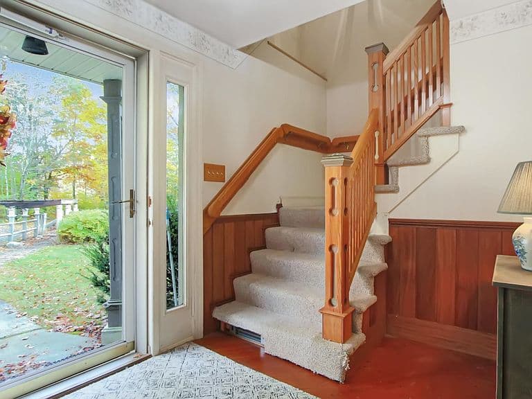 24 Holt Road photo 4