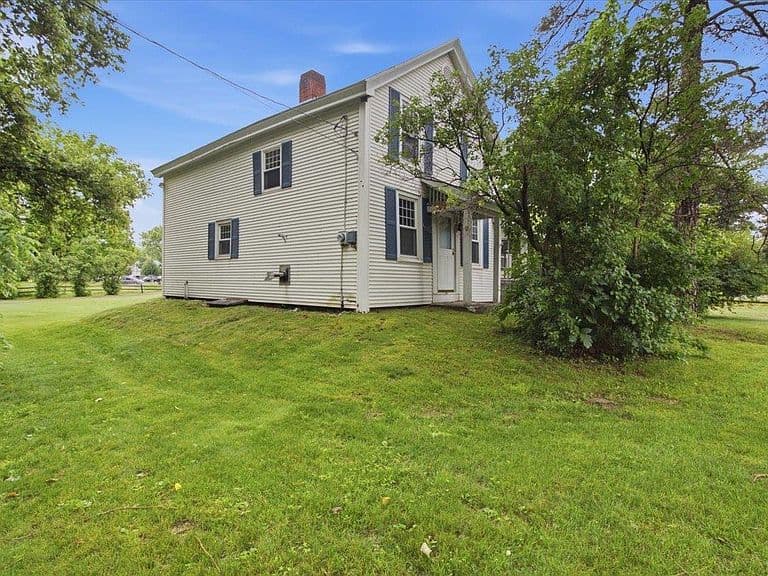 105 Hicks Avenue photo 2