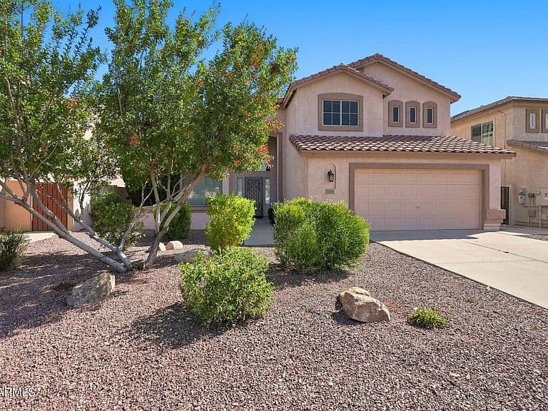 1143 E BAYLOR Lane photo 2