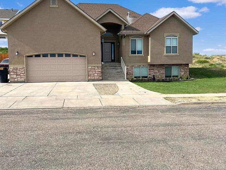 155 Highridge Point photo 1
