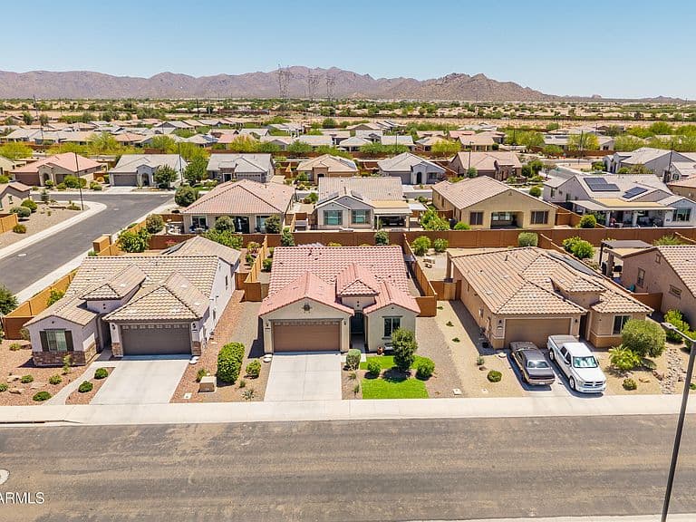 26817 W ADAM Avenue photo 5