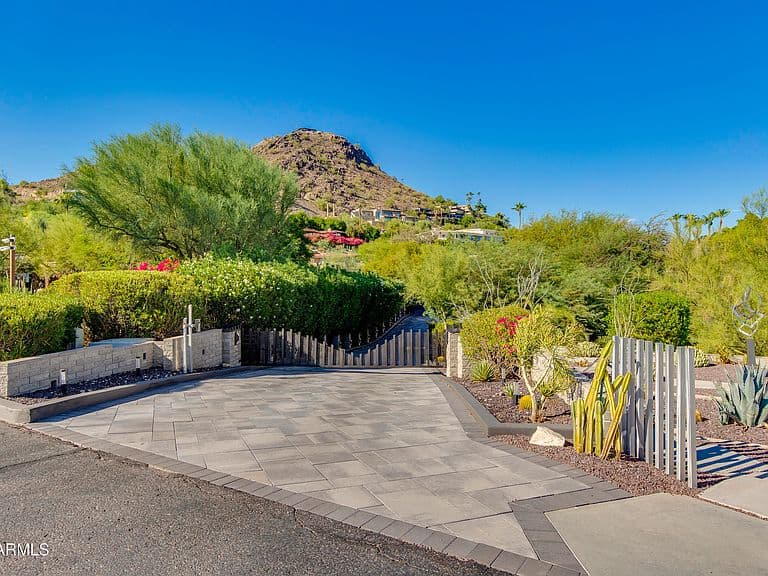 4306 E DESERT CREST Drive photo 3