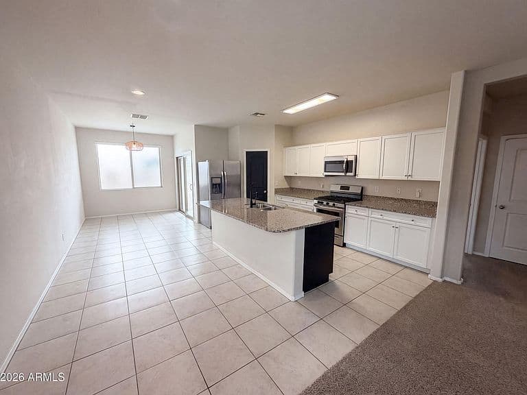 30970 W AMELIA Avenue photo 2