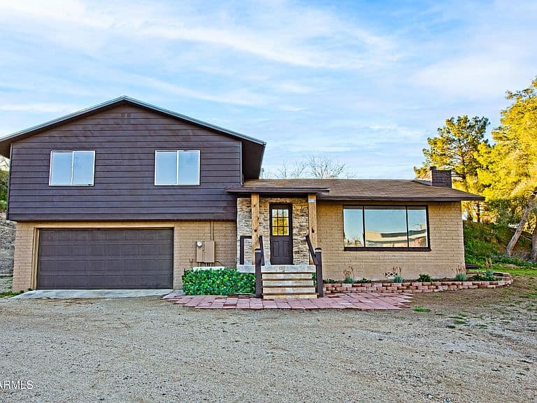 648 E PRICKLY PEAR Drive photo 1