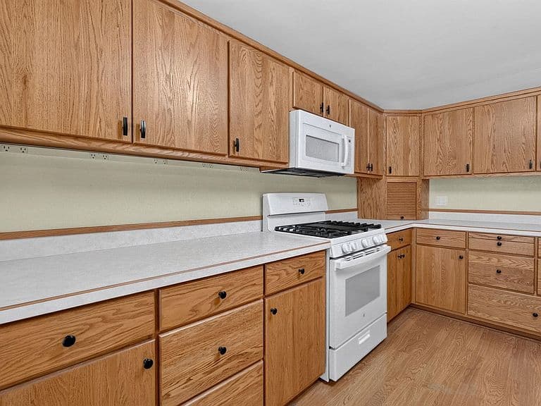 326 Arthur St photo 5