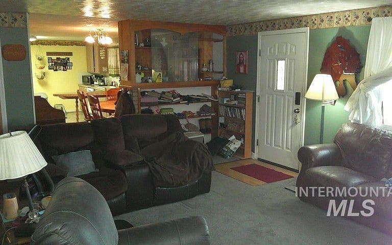 1205 Lawndale Dr photo 4