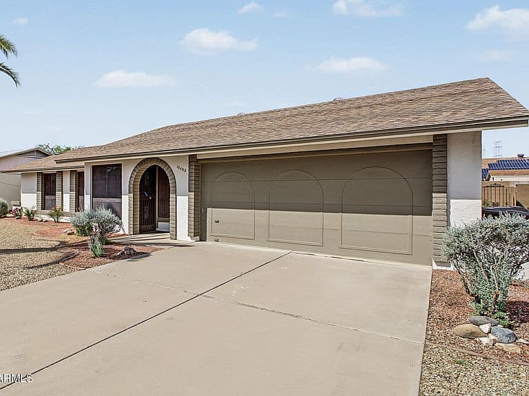10402 W Harmont Drive photo 3