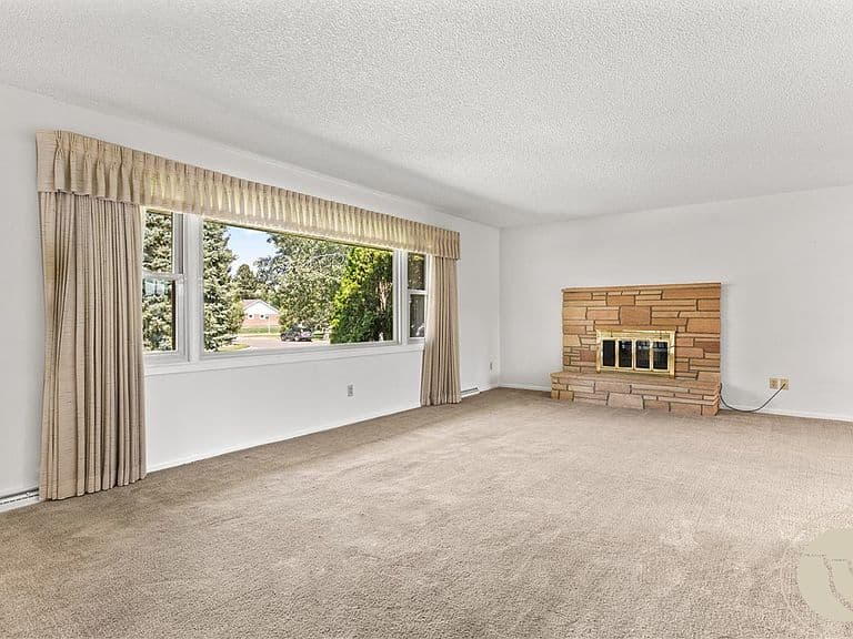 1831 Forest Park Dr photo 4