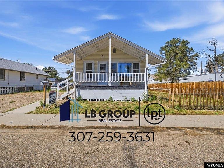 810 Saint John St photo 1