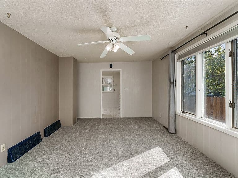 319 West Ave photo 4