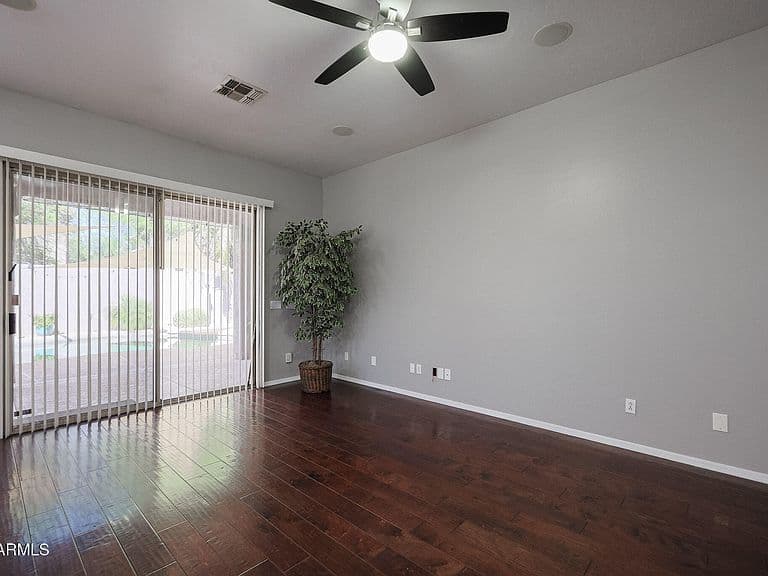 5974 W KERRY Lane photo 5