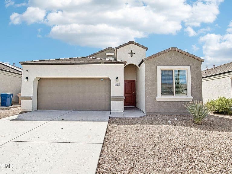 30943 W MULBERRY Drive photo 1