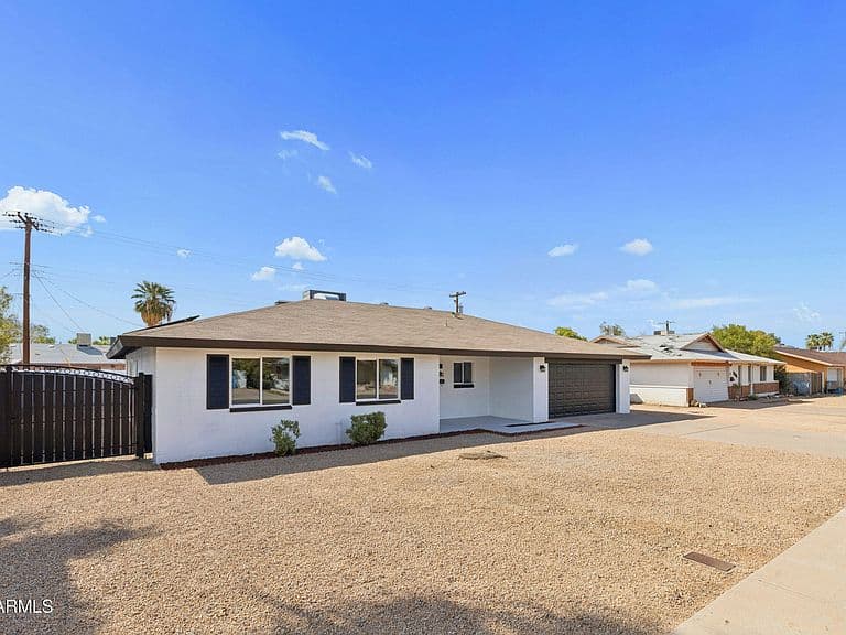 4119 W TOWNLEY Avenue photo 2