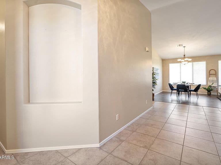 1715 E KENWOOD Street photo 3