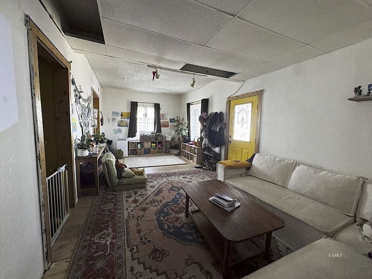 607 N Merrill Ave photo 3