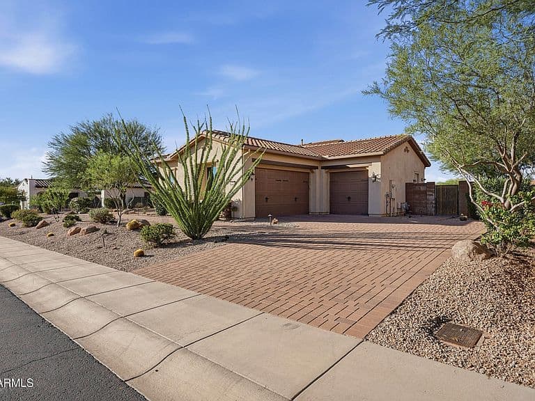 6226 E Forest Pleasant Place photo 3