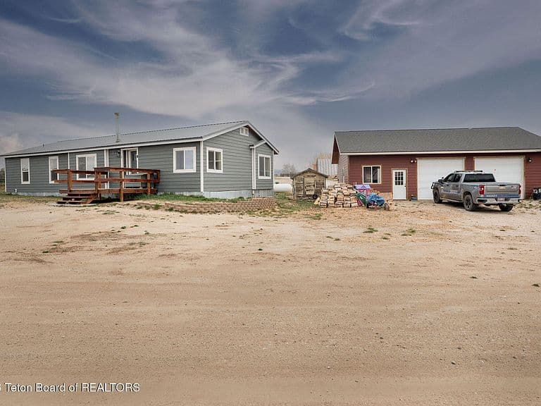 3 Longbow Ln photo 1