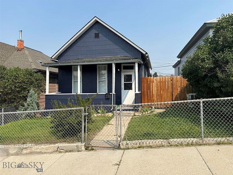 511 W Quartz St photo 2