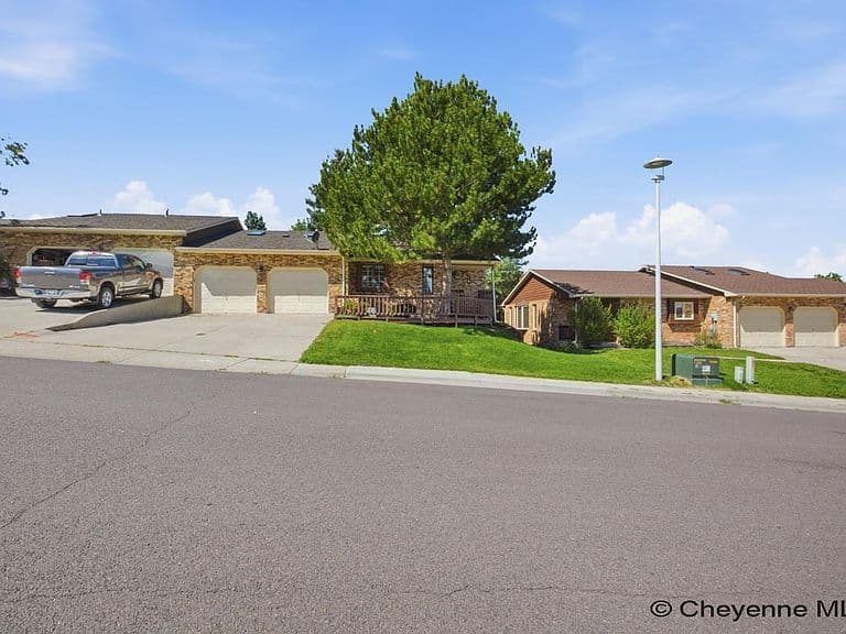 5324 Akes Dr photo 3