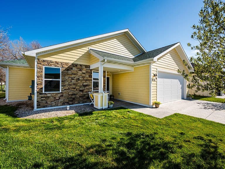 476 Creek Cir photo 3