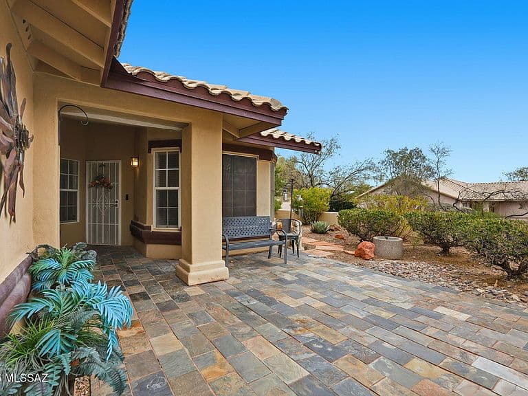 1398 W Woodacre Dr photo 2