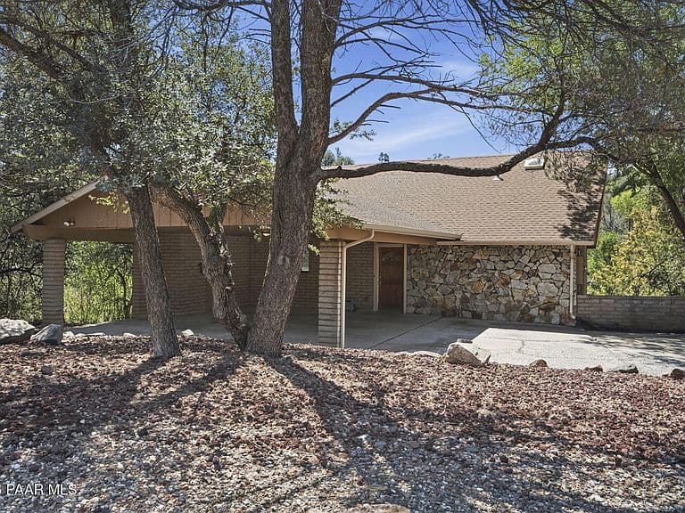 639 Dragonfly Dr photo 1