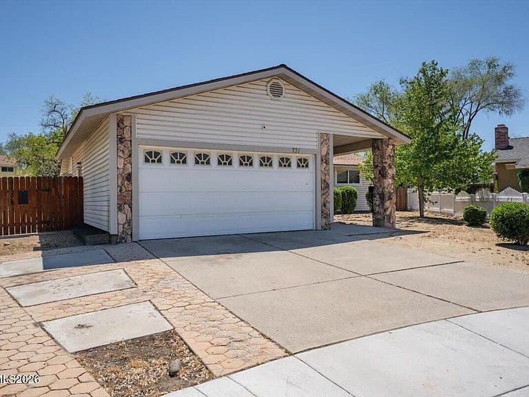 731 Desert View Ct photo 2