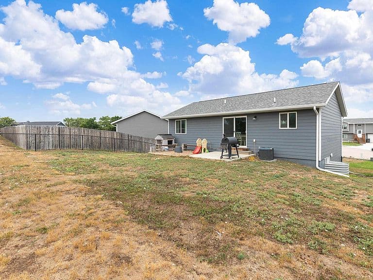571 Quinton Ln photo 5