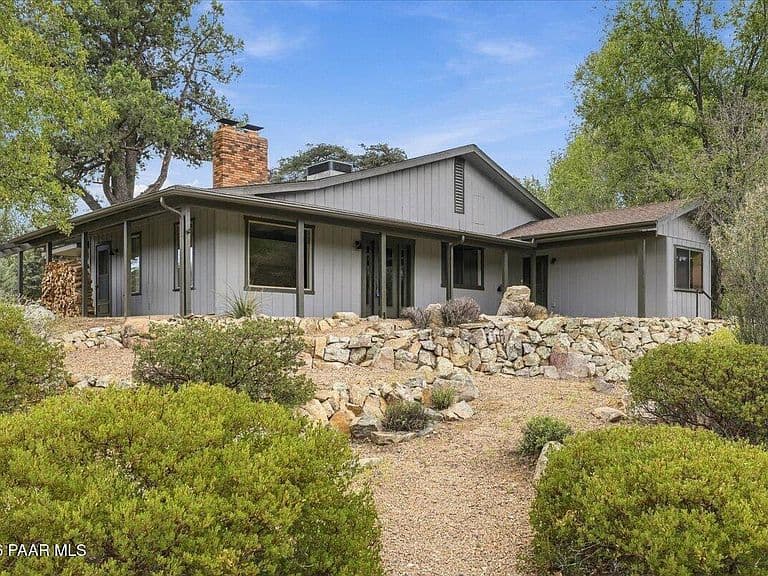 2008 N Williamson Valley Rd photo 2
