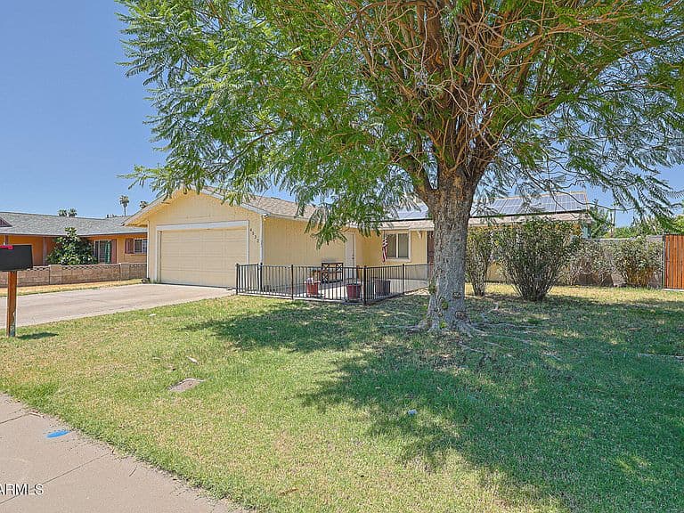 4532 W MONTEBELLO Avenue photo 1