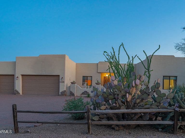 13639 E HEDGEHOG Place photo 5