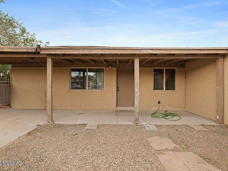 1301 W Kleindale Rd photo 1