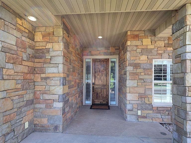 2782 Sun Meadow Dr photo 4