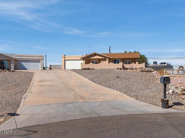 1745 Quartz Ln photo 3