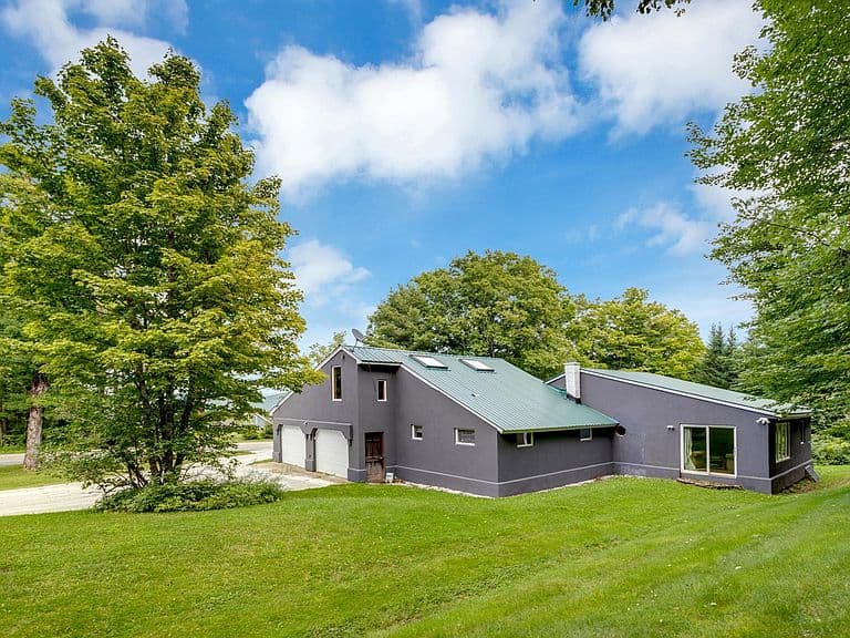2679 Healdville Road photo 1