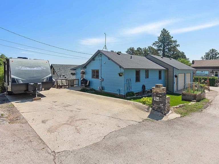 416 Matthew St photo 2