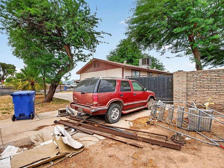 349 W Joshua St photo 5