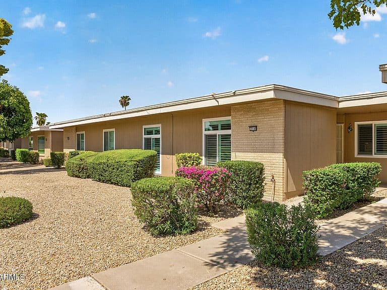 10146 W Hutton Drive photo 1