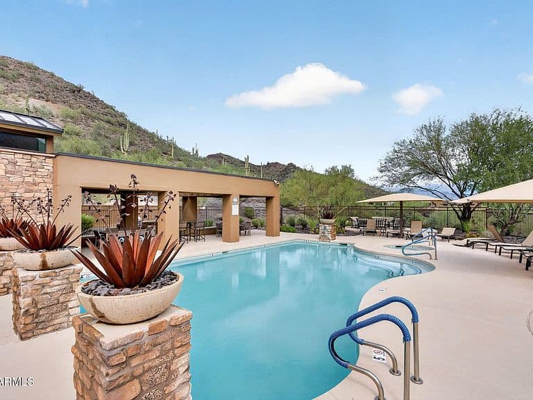 36600 N CAVE CREEK Road #A7 photo 2