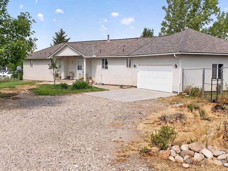 334 E Danskin Dr photo 2