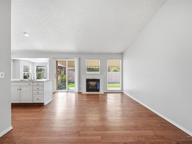 5417 N Hertford Way photo 3